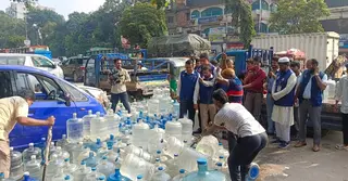বিএসটিআইয়ের অভিযান: মতিঝিলে ৬ শতাধিক অস্বাস্থ্যকর ও নোংরা পানির জার ধ্বংস